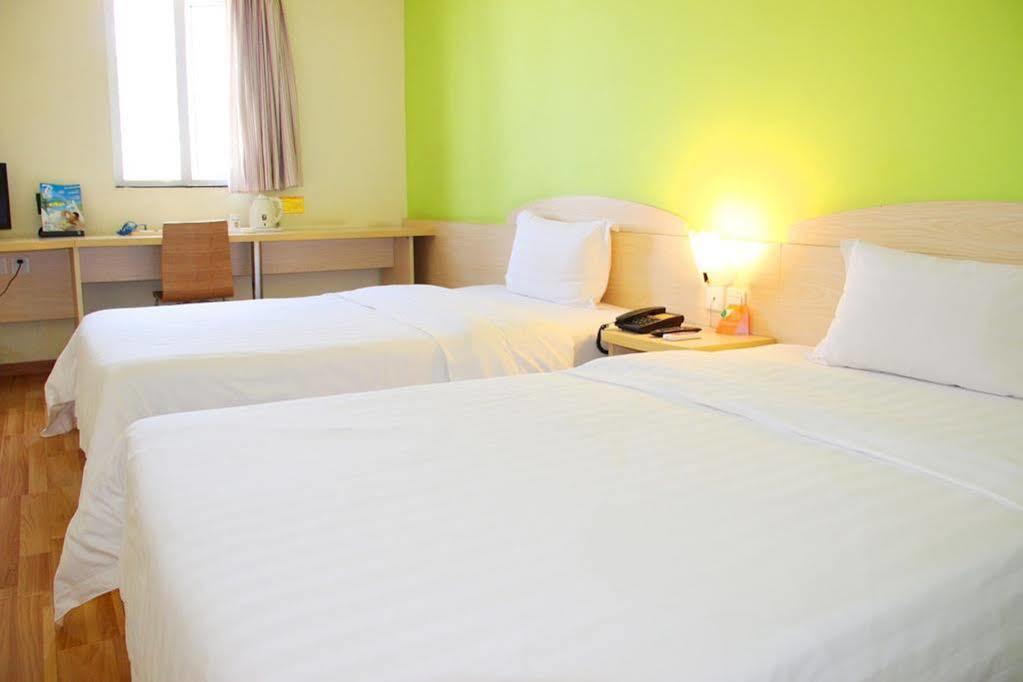 7Days Inn Dalian Harbour Square Ferry Terminal Экстерьер фото