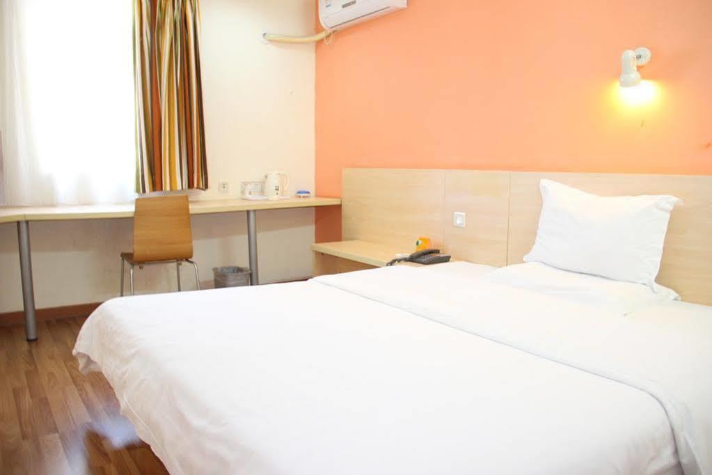 7Days Inn Dalian Harbour Square Ferry Terminal Экстерьер фото