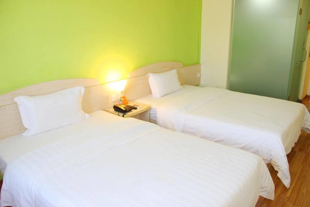 7Days Inn Dalian Harbour Square Ferry Terminal Экстерьер фото