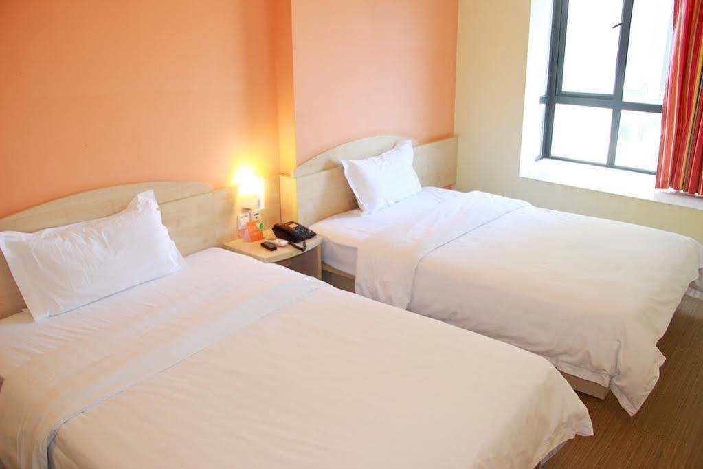 7Days Inn Dalian Harbour Square Ferry Terminal Экстерьер фото