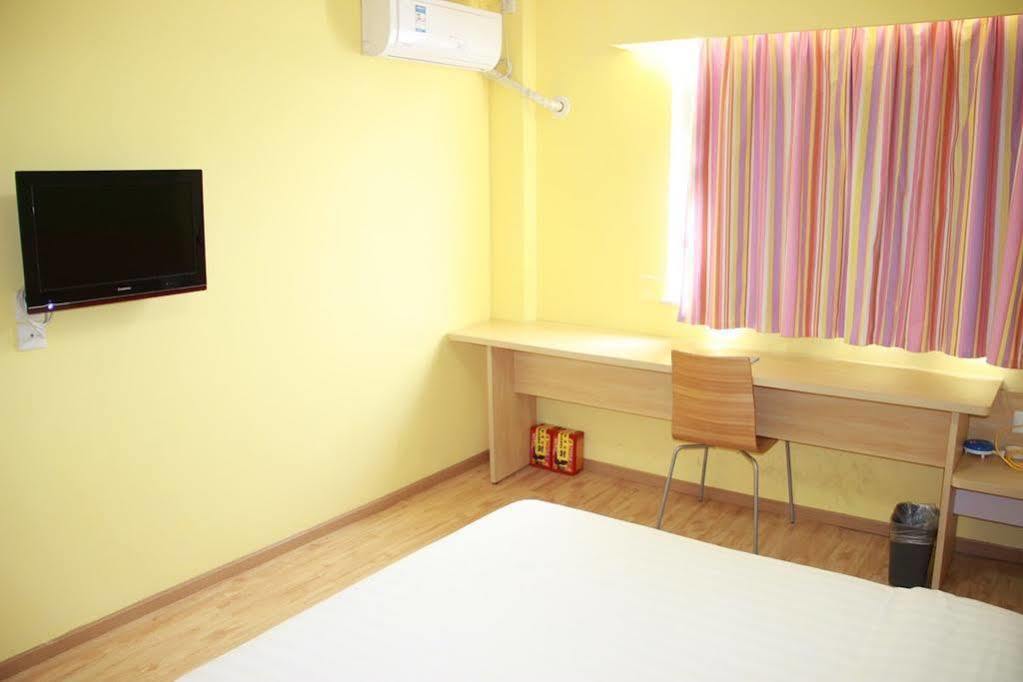 7Days Inn Dalian Harbour Square Ferry Terminal Экстерьер фото