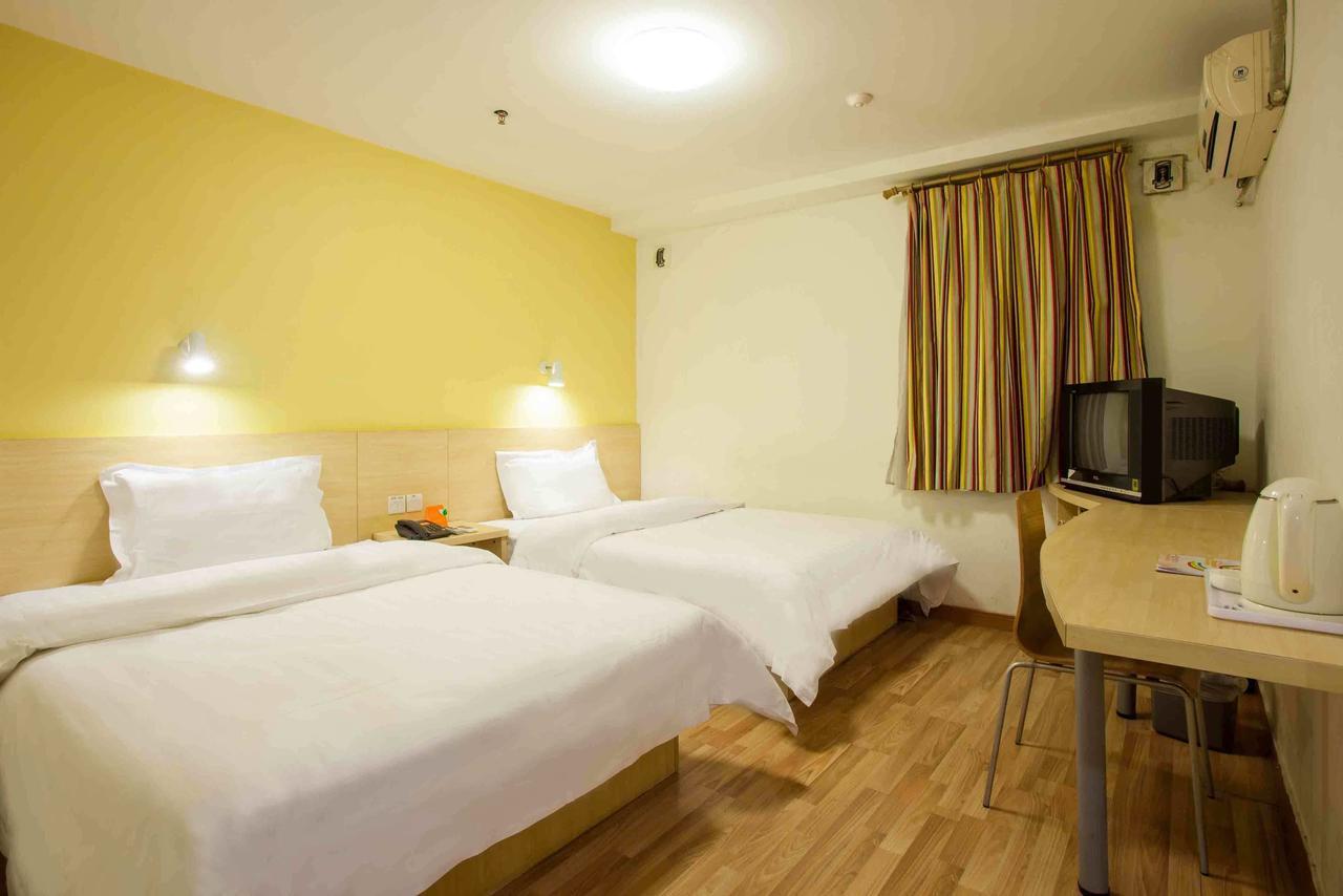 7Days Inn Dalian Harbour Square Ferry Terminal Экстерьер фото
