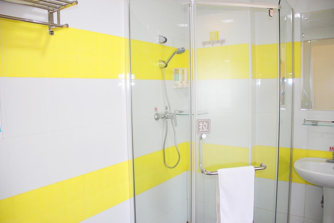 7Days Inn Dalian Harbour Square Ferry Terminal Экстерьер фото